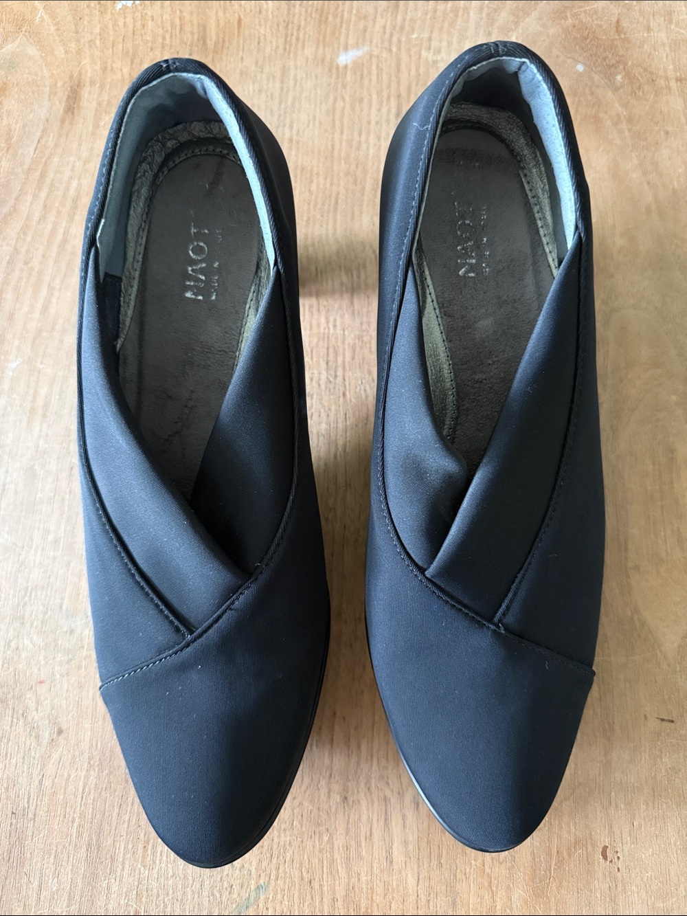 Naot Black Lucente Heels Women's EU40/US9 Slip-On Cross-Over Office Workwear